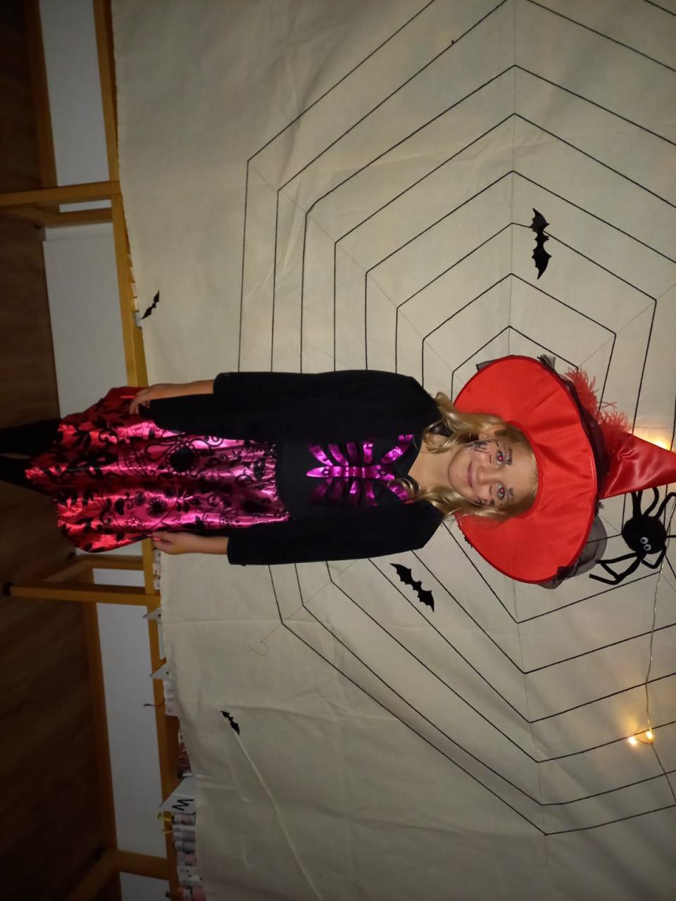 60 Halloween 2024